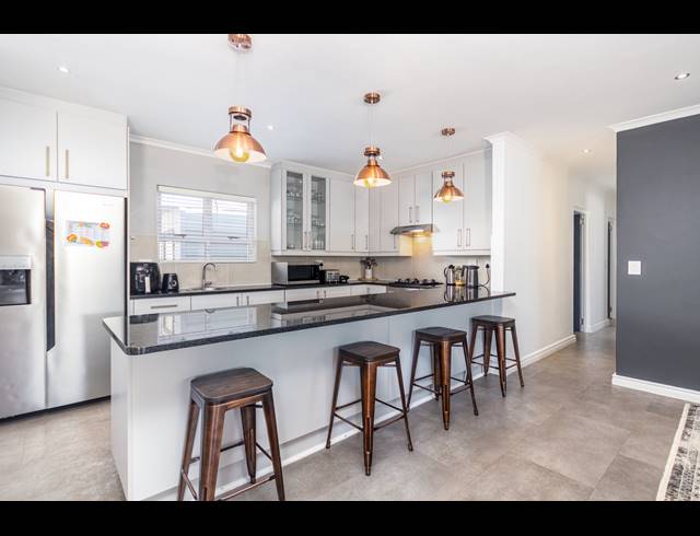 4 BEDROOM FREESTANDING SOLD IN SUNNINGDALE